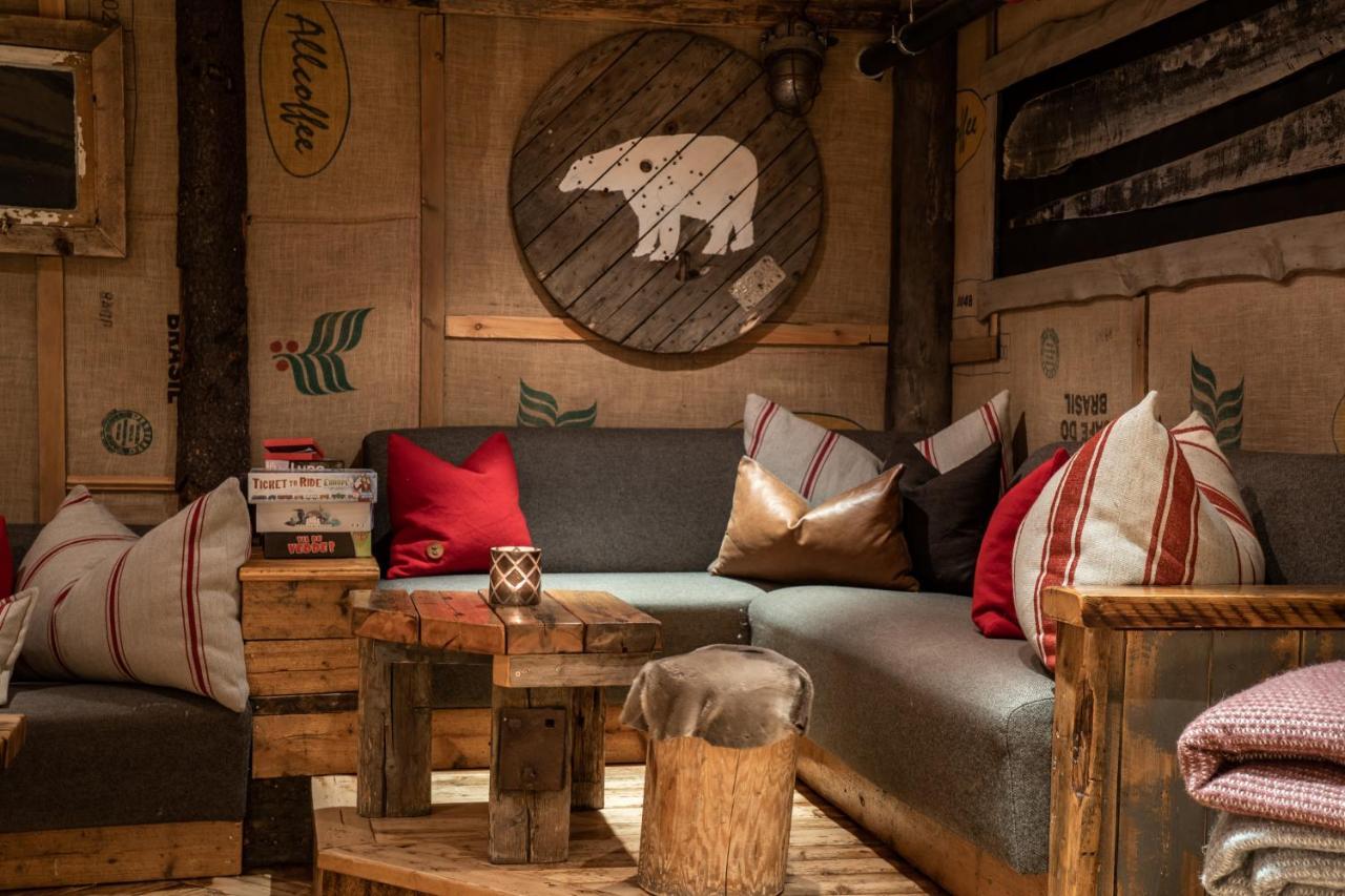 Basecamp Hotel Longyearbyen Eksteriør billede