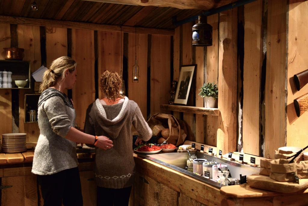 Basecamp Hotel Longyearbyen Eksteriør billede